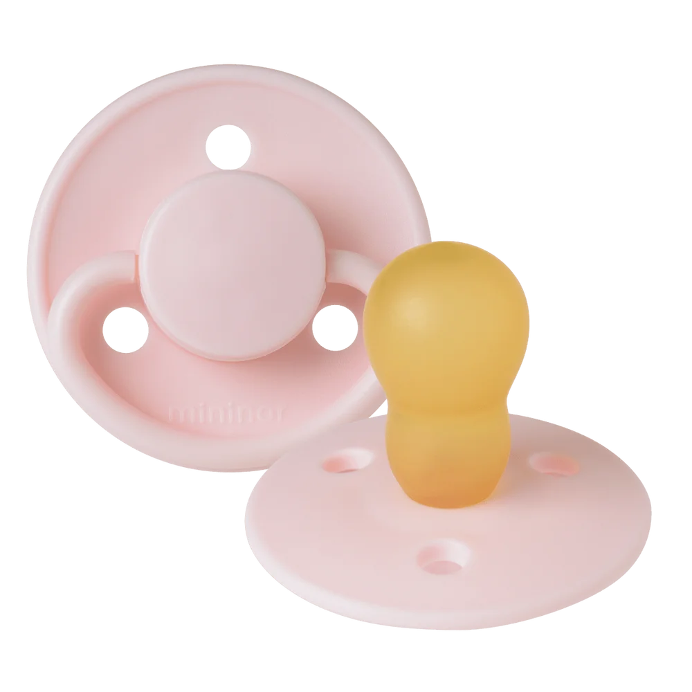 Mininor Latexsmokk 12+ mnd., Vårblomst – 2 stk. v:4622542 Mininor Latexsmokk 12+ mnd., Vårblomst – 2 stk. v:4622542